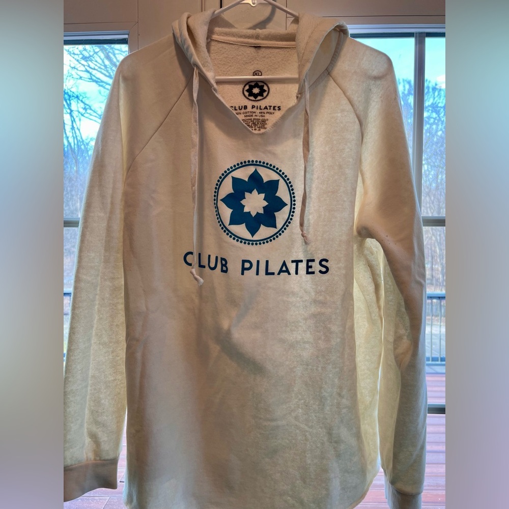 Club Pilates hoodie pullover active wear sweatshirt